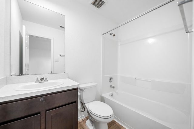 14519 Broadbury Pond Road, Rosharon, TX 77583