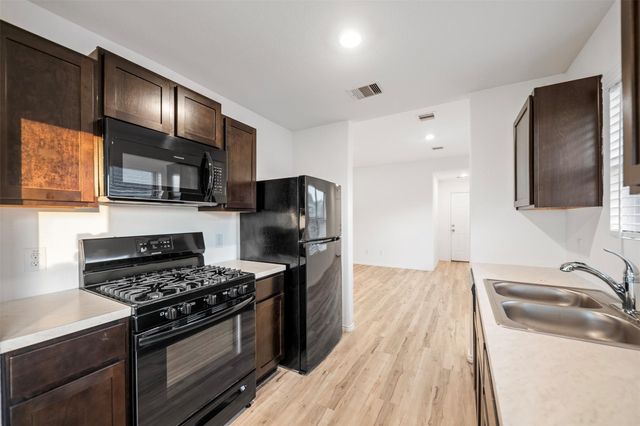 14519 Broadbury Pond Road, Rosharon, TX 77583