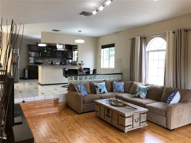 1958 Beverly Drive, Pasadena, CA 91104