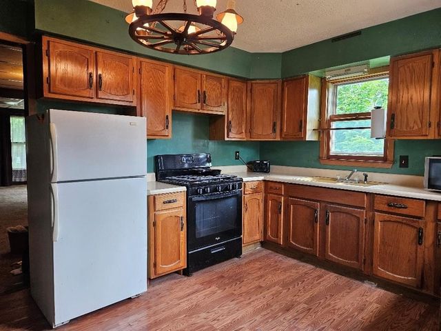 303 S Central Avenue, Allerton, IA 50008