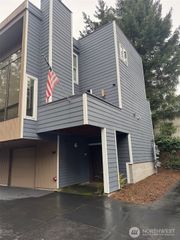 1409 N 200th Street #A6, Shoreline, WA 98133