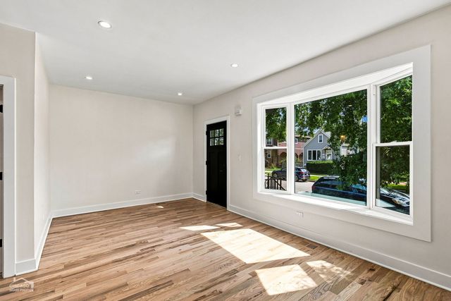 5722 W Grover Street, Chicago, IL 60630