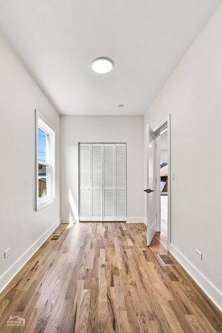 5722 W Grover Street, Chicago, IL 60630