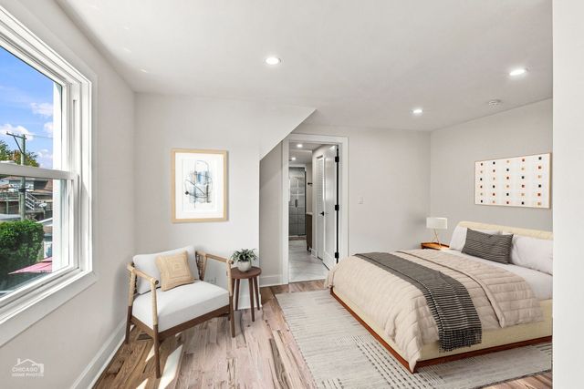 5722 W Grover Street, Chicago, IL 60630