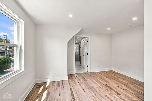 5722 W Grover Street, Chicago, IL 60630