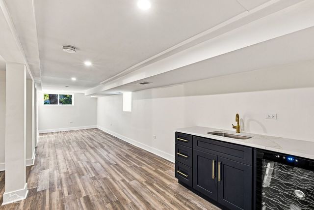 5722 W Grover Street, Chicago, IL 60630