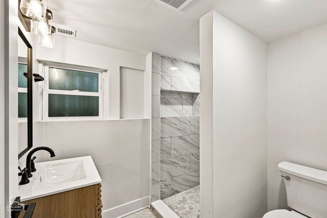 5722 W Grover Street, Chicago, IL 60630