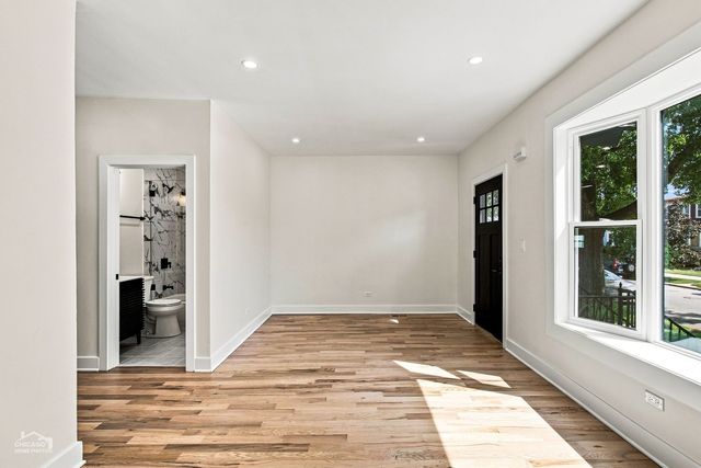 5722 W Grover Street, Chicago, IL 60630