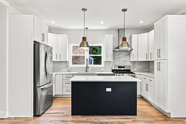 5722 W Grover Street, Chicago, IL 60630