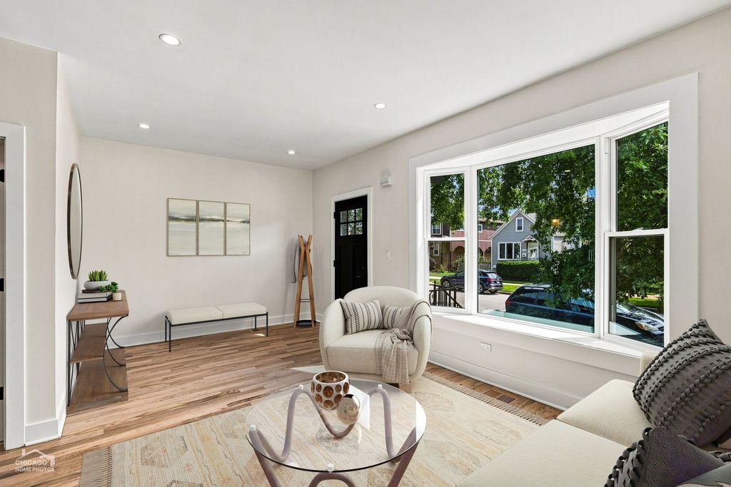 5722 W Grover Street, Chicago, IL 60630 — photo 3