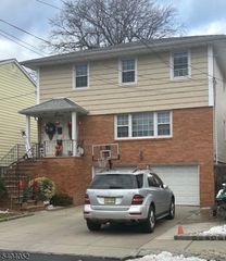 13 Queen Ct 2, Hillside Twp., NJ 07205