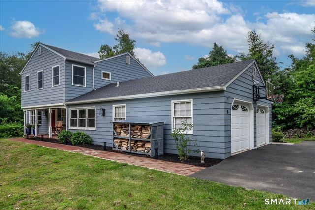 8 White Pine Drive, Brookfield, CT 06804