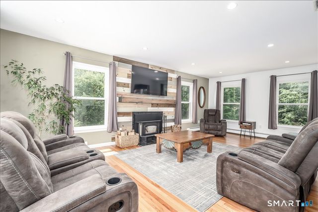 8 White Pine Drive, Brookfield, CT 06804