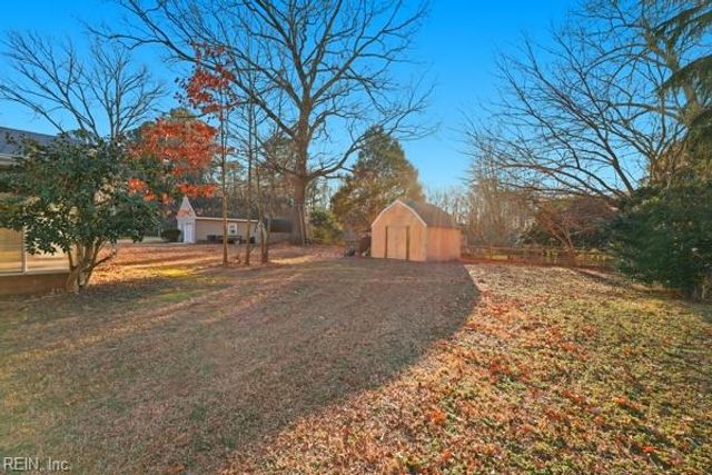 332 Lenore TRL, Chesapeake, VA 23320