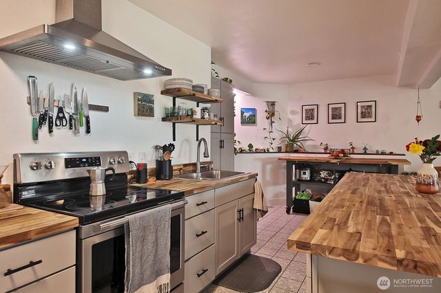 5663 Lenz Place, Langley, WA 98260