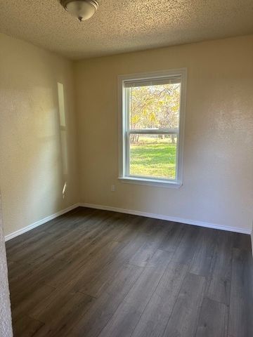 311 Pearce Road, Collinsville, TX 76233