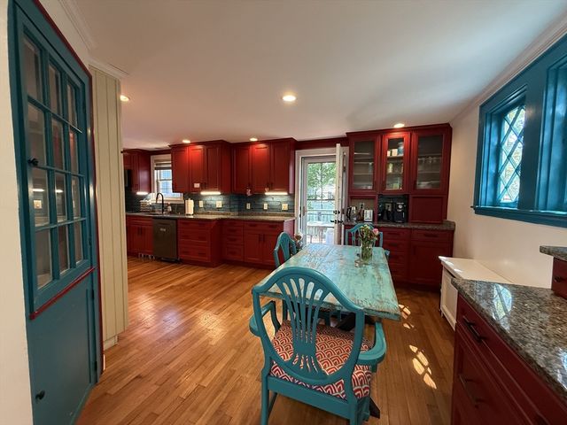 36 Risley Rd 36, Brookline, MA 02467