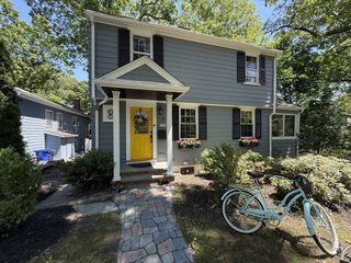 36 Risley Rd 36, Brookline, MA 02467