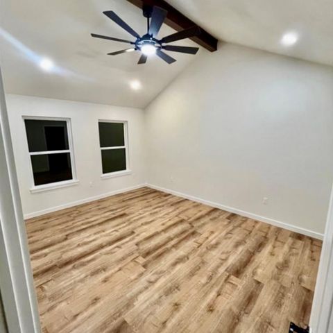 1127 Greenhill DR, Canyon Lake, TX 78133
