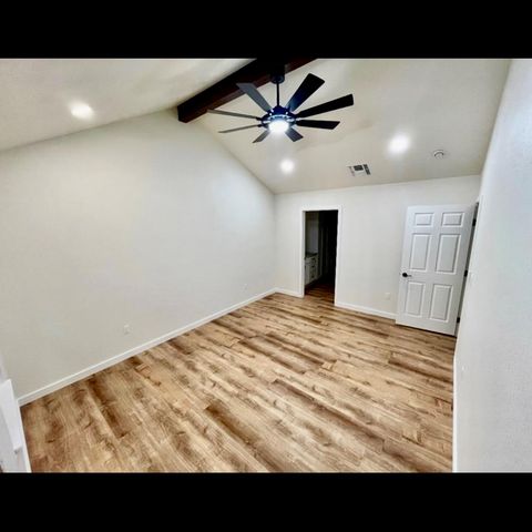 1127 Greenhill DR, Canyon Lake, TX 78133