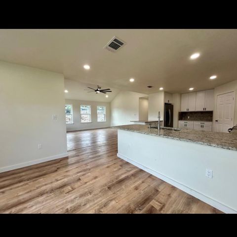 1127 Greenhill DR, Canyon Lake, TX 78133