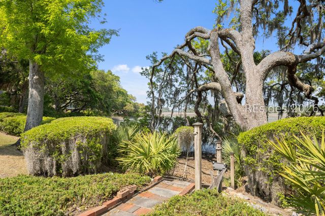 114 Toppin Dr, Hilton Head Island, SC 29926