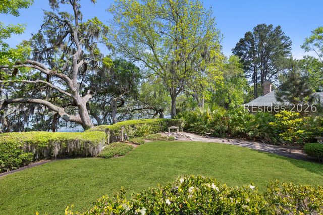 114 Toppin Dr, Hilton Head Island, SC 29926
