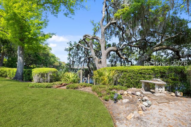 114 Toppin Dr, Hilton Head Island, SC 29926
