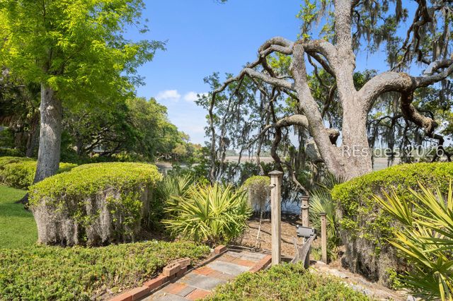 114 Toppin Dr, Hilton Head Island, SC 29926