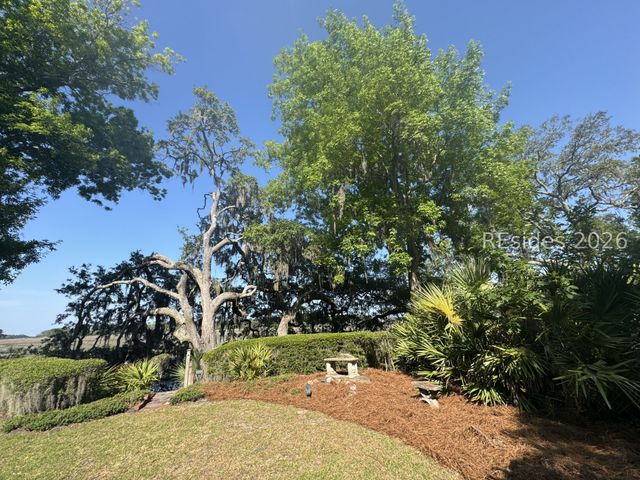 114 Toppin Dr, Hilton Head Island, SC 29926
