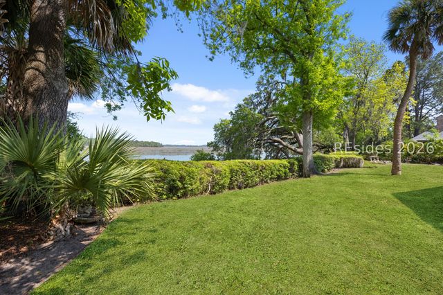 114 Toppin Dr, Hilton Head Island, SC 29926