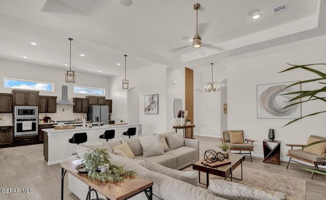 6955 Levee Circle, El Paso, TX 79932