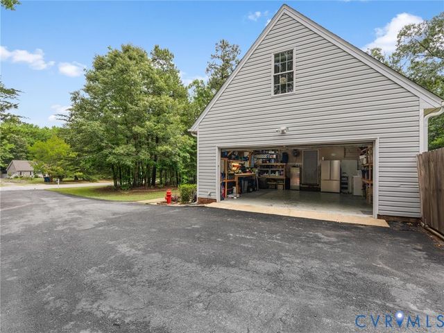 10425 Chesdin Ridge Dr, South Chesterfield, VA 23803