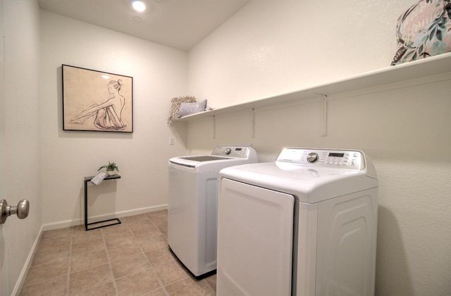 469 Central Pacific St, Lathrop, CA 95330