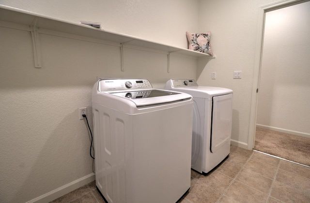 469 Central Pacific St, Lathrop, CA 95330