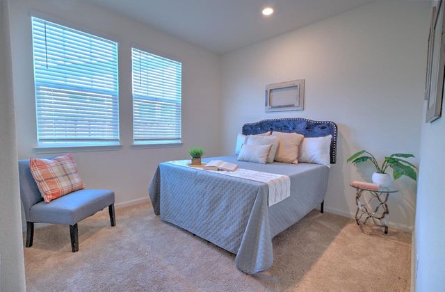 469 Central Pacific St, Lathrop, CA 95330