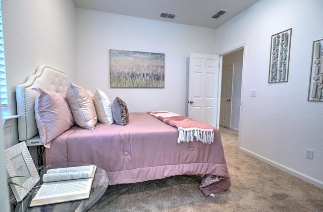 469 Central Pacific St, Lathrop, CA 95330