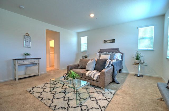 469 Central Pacific St, Lathrop, CA 95330