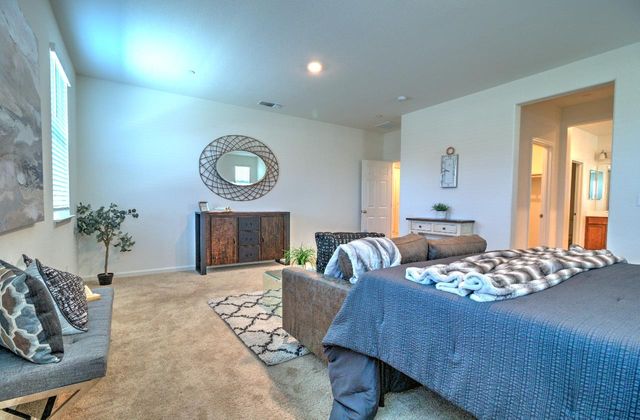 469 Central Pacific St, Lathrop, CA 95330