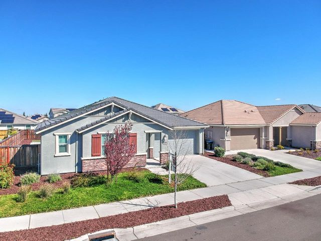 469 Central Pacific St, Lathrop, CA 95330