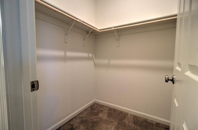 469 Central Pacific St, Lathrop, CA 95330