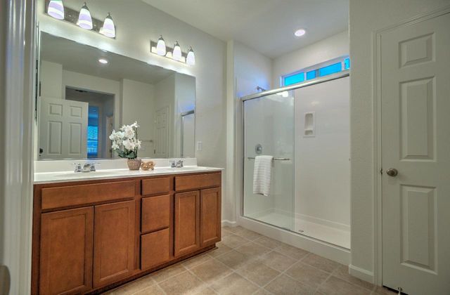 469 Central Pacific St, Lathrop, CA 95330