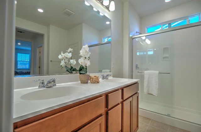 469 Central Pacific St, Lathrop, CA 95330