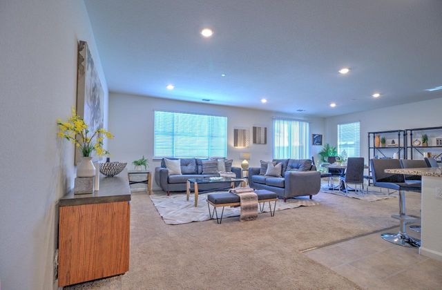 469 Central Pacific St, Lathrop, CA 95330