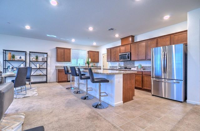 469 Central Pacific St, Lathrop, CA 95330