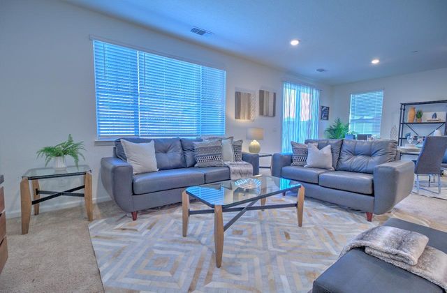 469 Central Pacific St, Lathrop, CA 95330