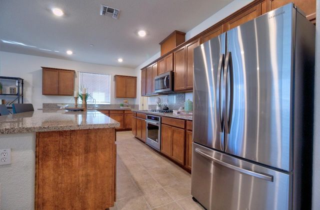 469 Central Pacific St, Lathrop, CA 95330