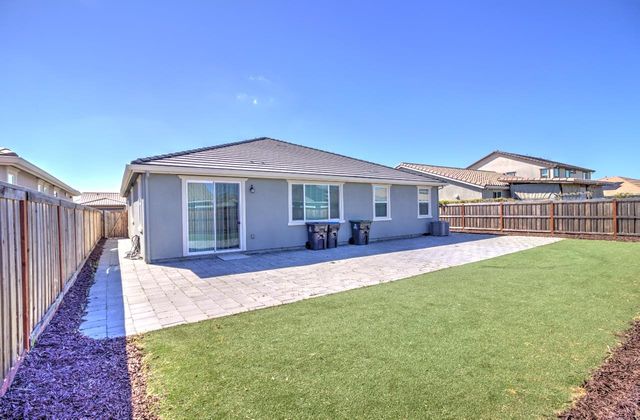 469 Central Pacific St, Lathrop, CA 95330