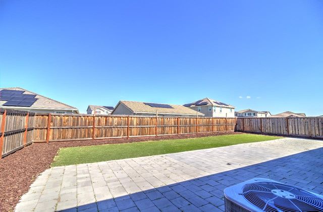 469 Central Pacific St, Lathrop, CA 95330