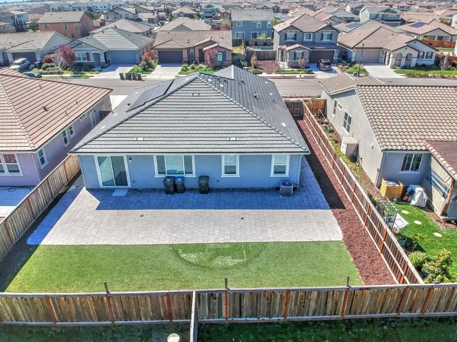 469 Central Pacific St, Lathrop, CA 95330